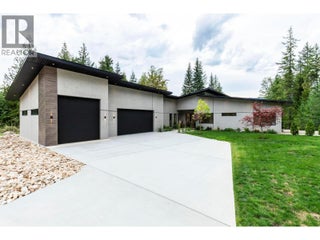 5147 Sunset Drive. Eagle Bay, British Columbia