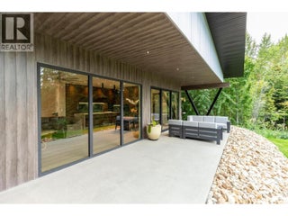 5147 Sunset Drive. Eagle Bay, British Columbia