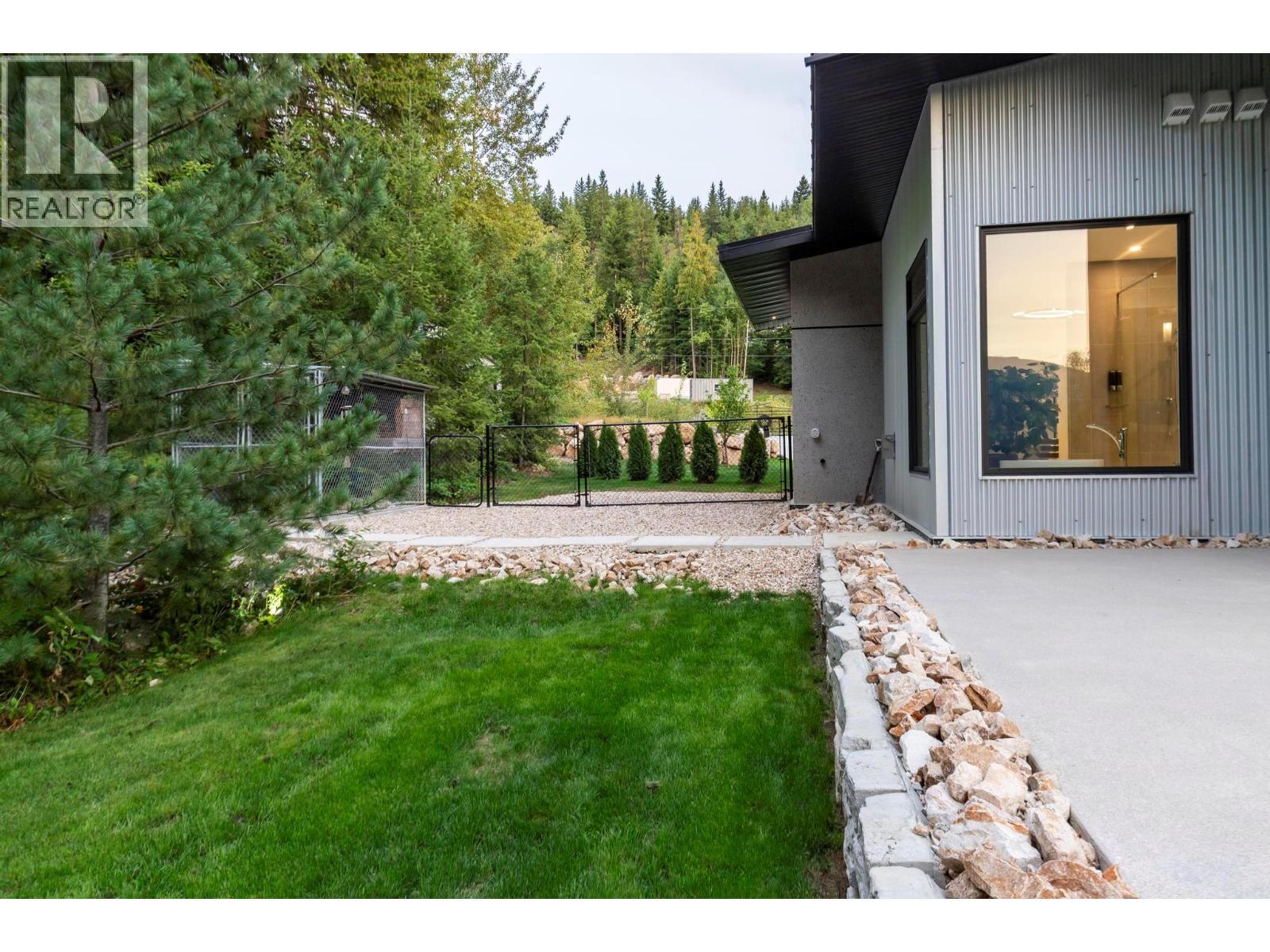 5147 Sunset Drive. Eagle Bay, British Columbia