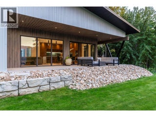 5147 Sunset Drive. Eagle Bay, British Columbia