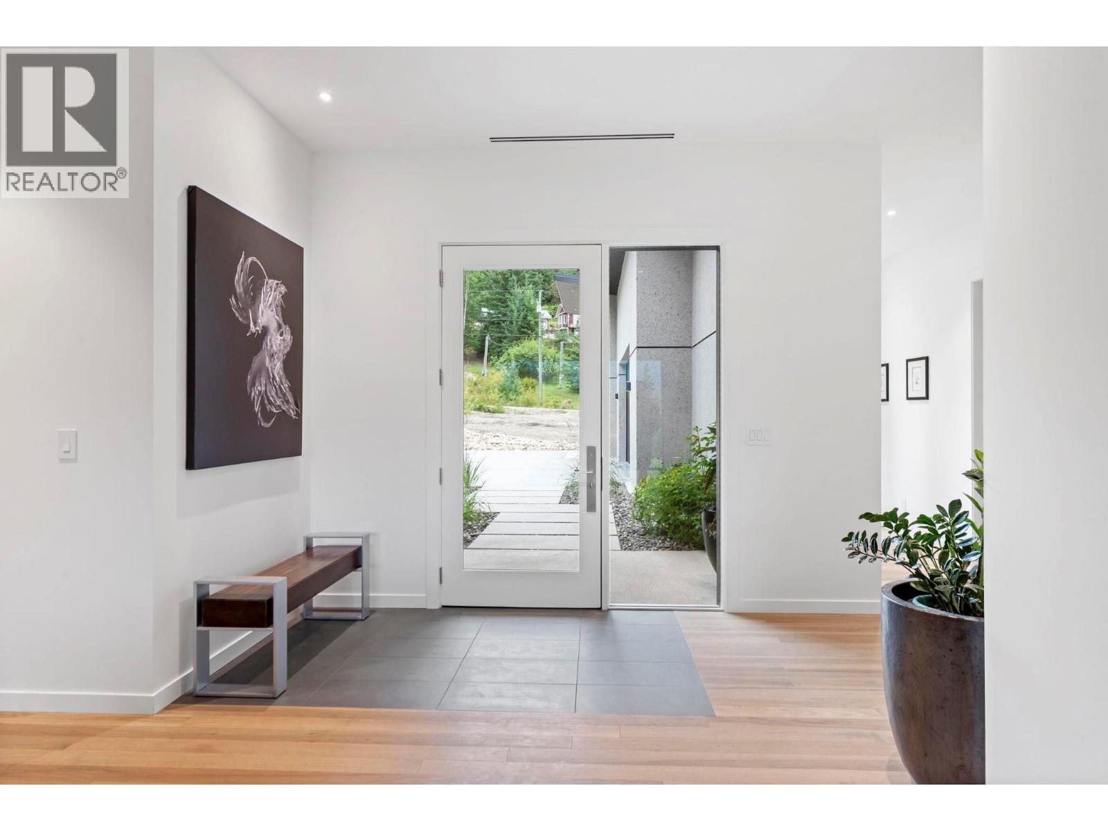 5147 Sunset Drive. Eagle Bay, British Columbia