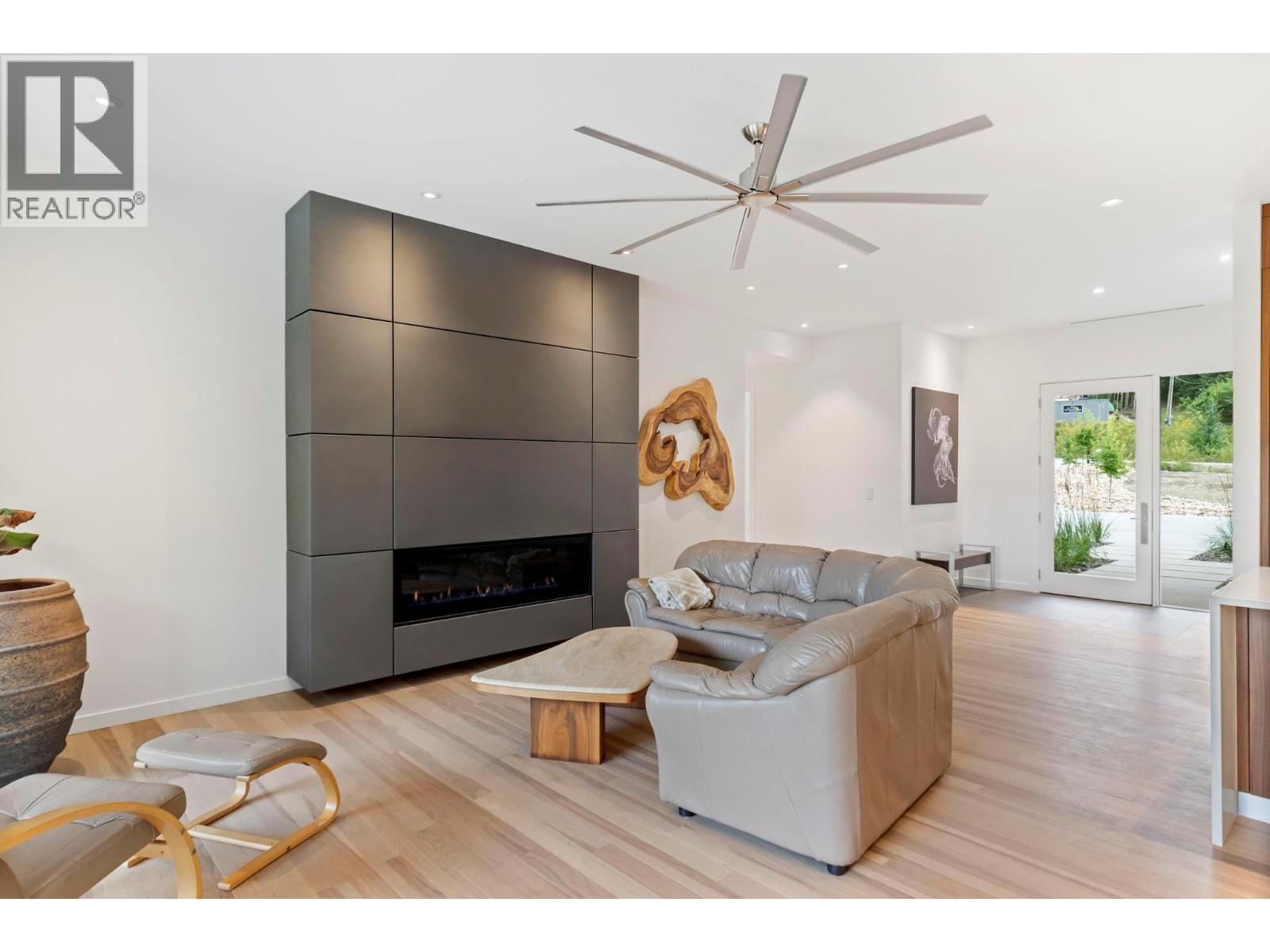 5147 Sunset Drive. Eagle Bay, British Columbia