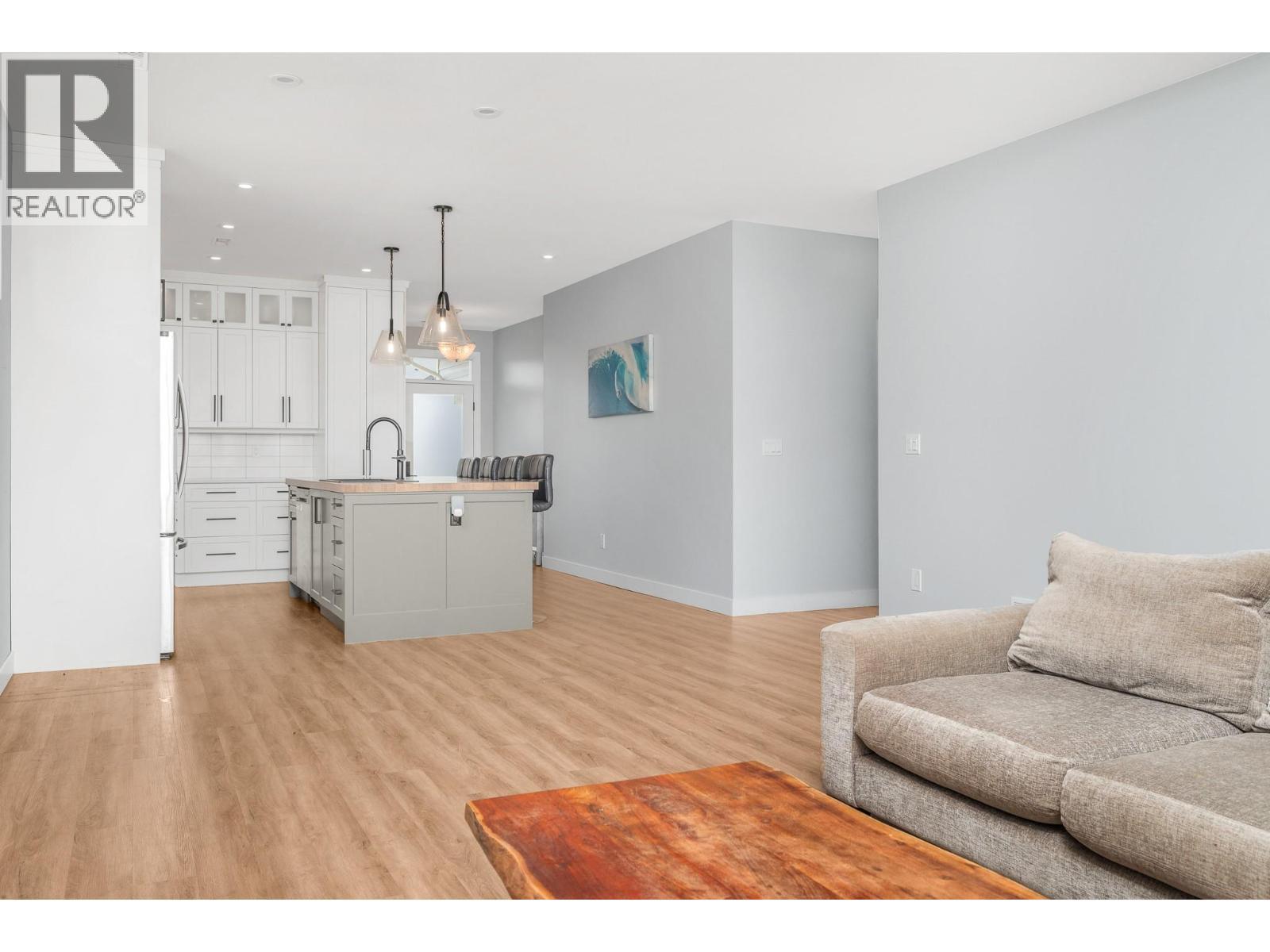 528 Loon Avenue. Vernon, British Columbia