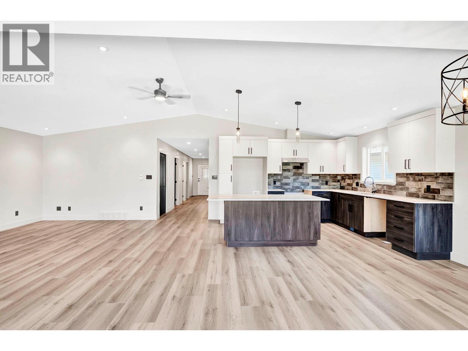 312 Arbutus Street Unit# 27. Chase, British Columbia