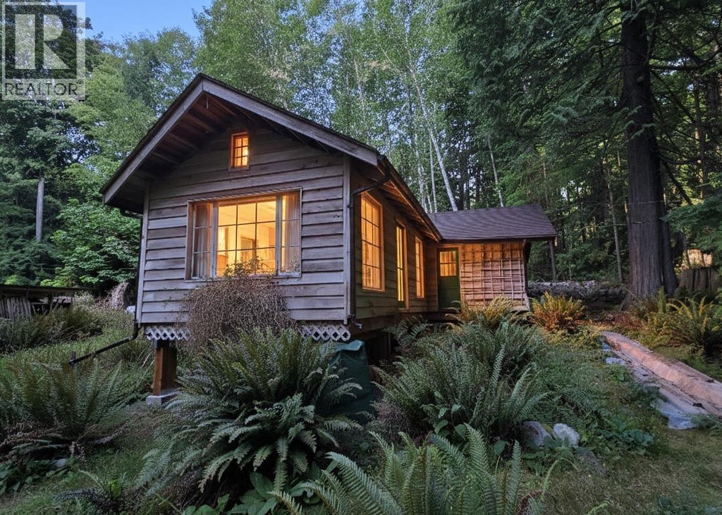 793 Andy's Bay Road, Gambier Island