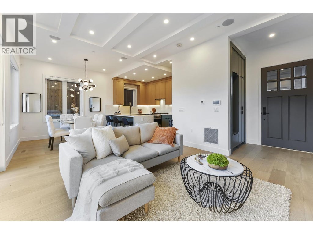 2 1322 E 13th Avenue, Vancouver