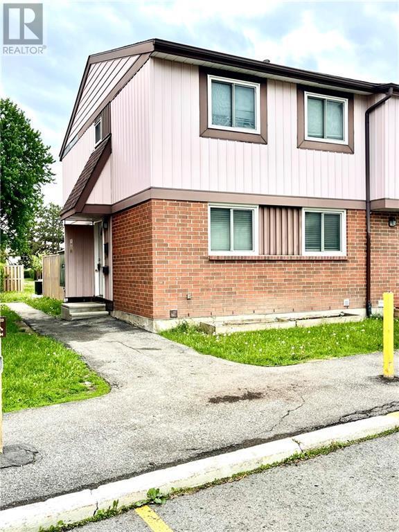 8 - 1906 Belmore Lane, Ottawa
