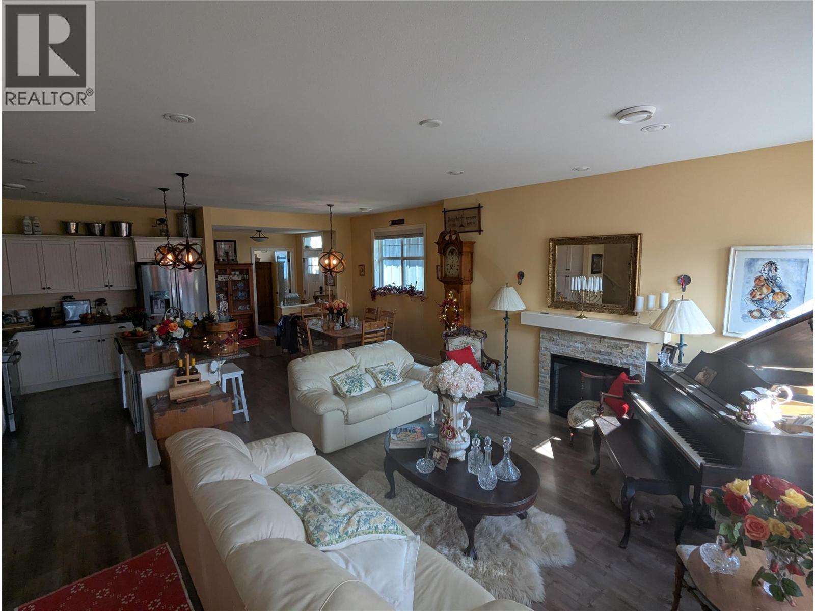 2450 Radio Tower Road Unit# 32. Oliver, British Columbia