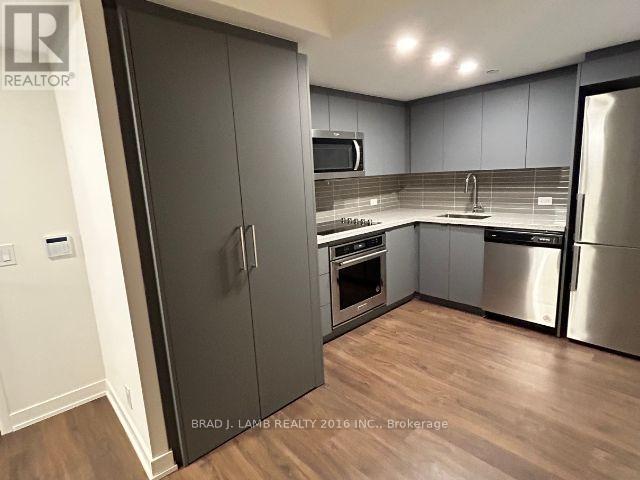 211 - 30 Tretti Way, Toronto (clanton Park)