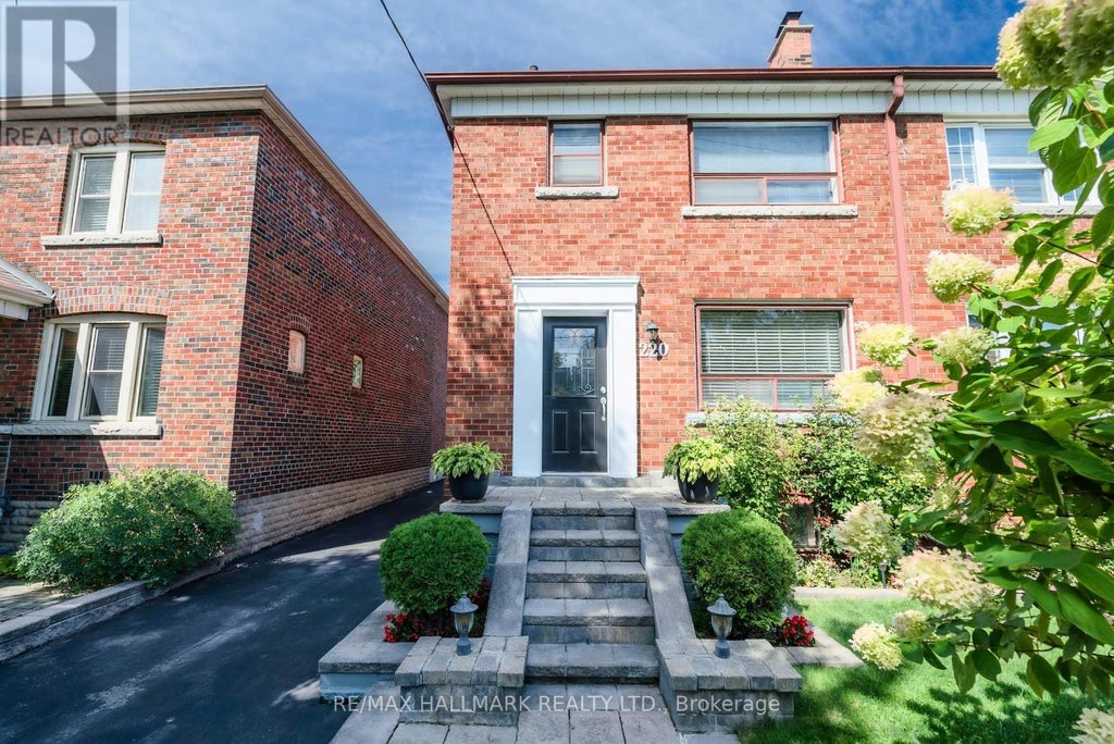 220 Browning Avenue, Toronto (broadview North)