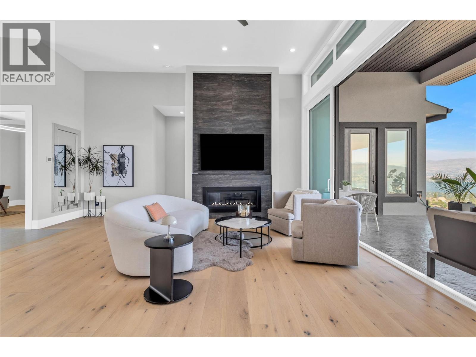 1050 Ledgeview Court. Kelowna, British Columbia