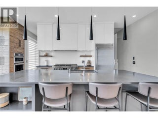 1050 Ledgeview Court. Kelowna, British Columbia