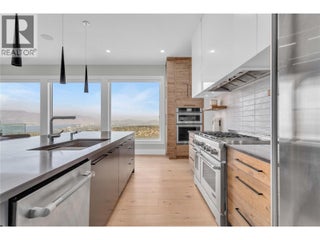 1050 Ledgeview Court. Kelowna, British Columbia