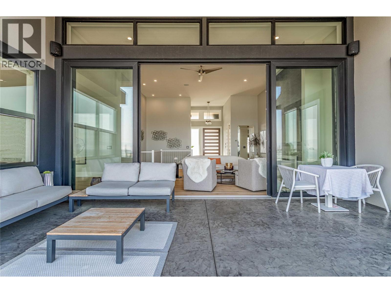 1050 Ledgeview Court. Kelowna, British Columbia