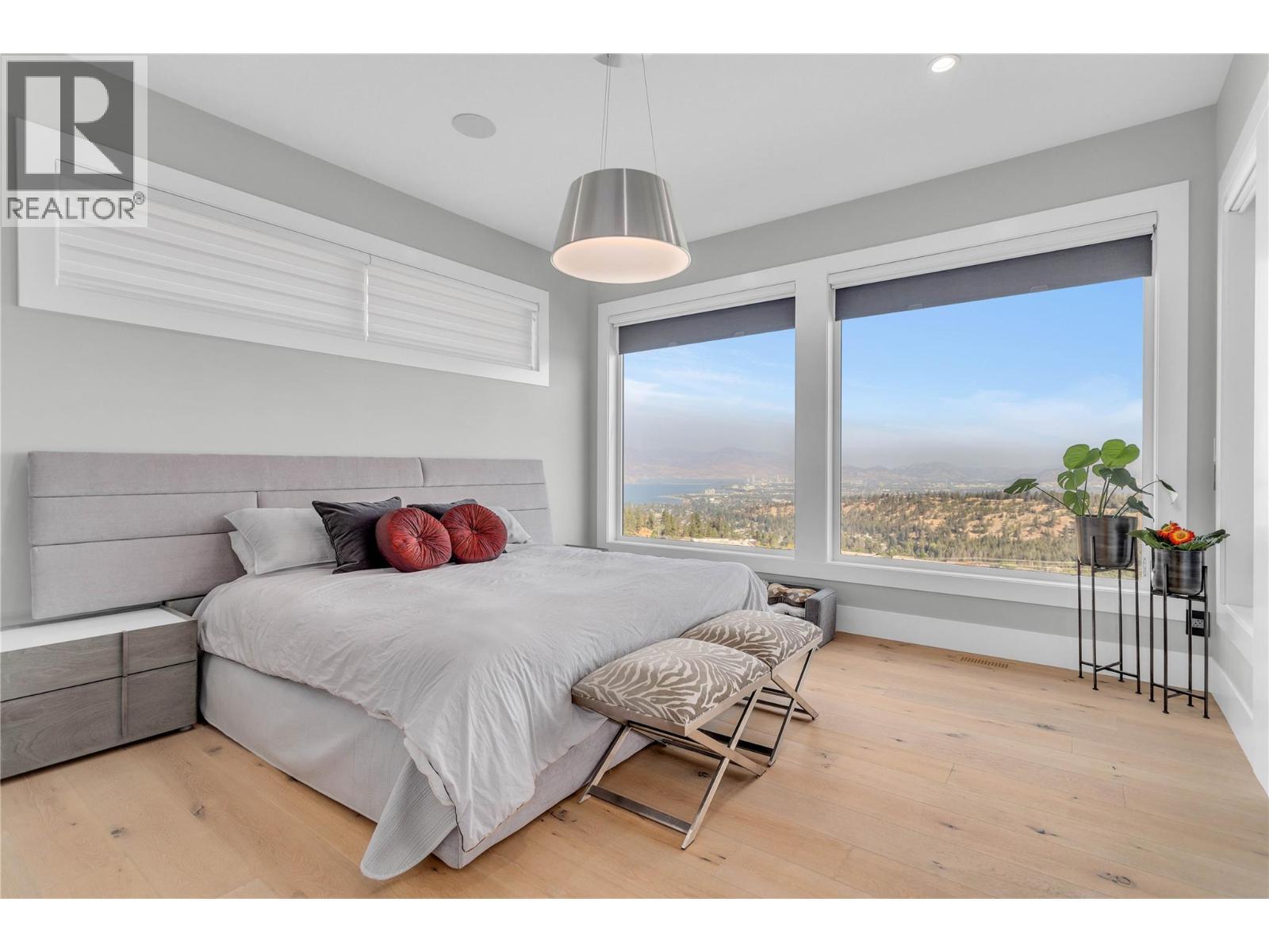 1050 Ledgeview Court. Kelowna, British Columbia