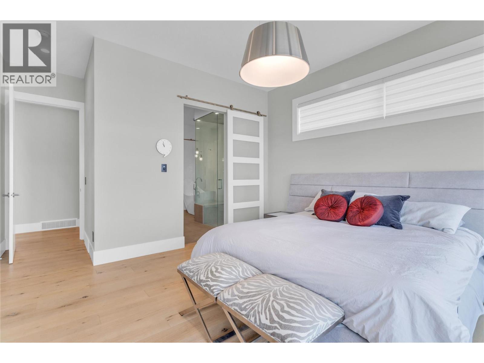 1050 Ledgeview Court. Kelowna, British Columbia