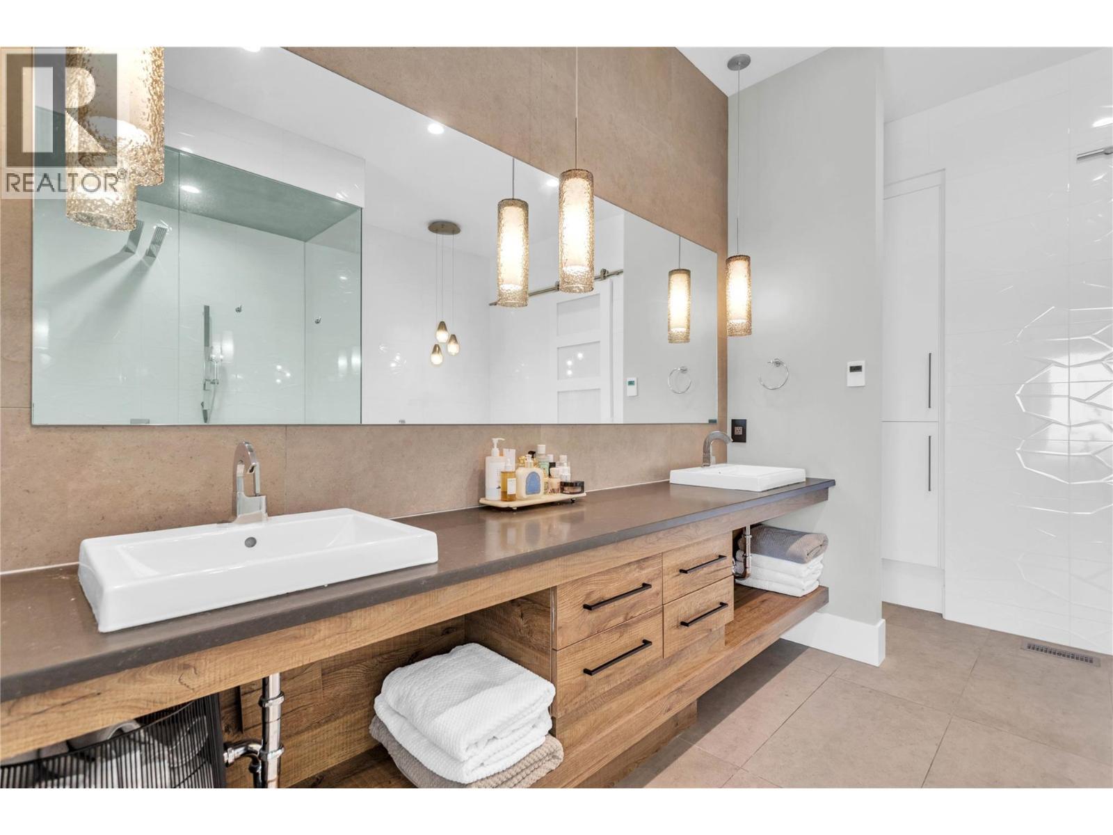 1050 Ledgeview Court. Kelowna, British Columbia