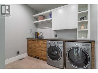 1050 Ledgeview Court. Kelowna, British Columbia