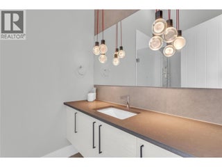 1050 Ledgeview Court. Kelowna, British Columbia