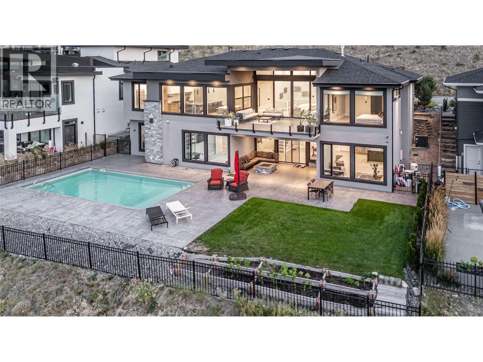 1050 Ledgeview Court. Kelowna, British Columbia