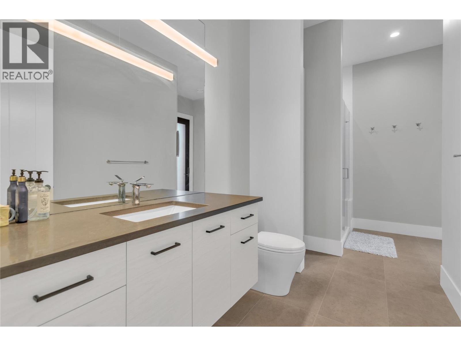 1050 Ledgeview Court. Kelowna, British Columbia