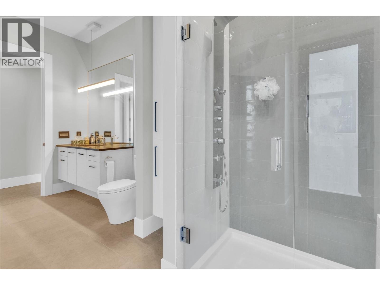 1050 Ledgeview Court. Kelowna, British Columbia