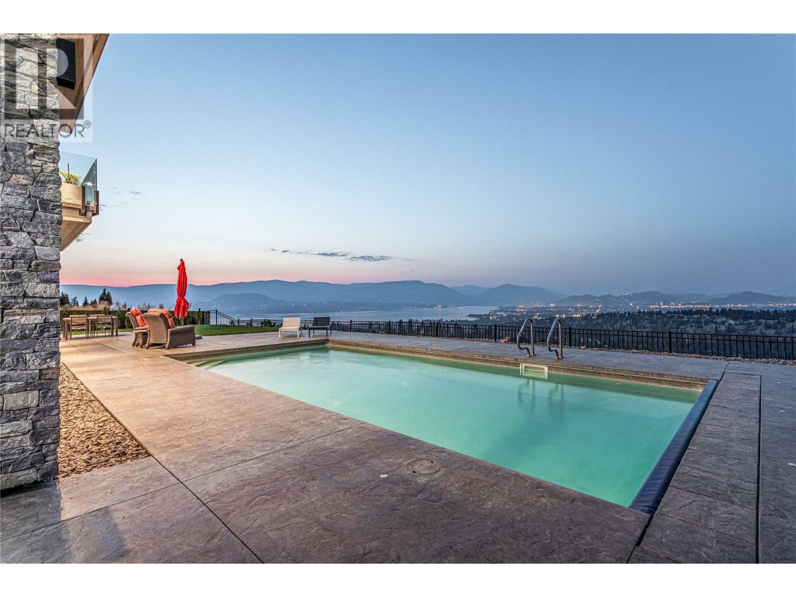 1050 Ledgeview Court. Kelowna, British Columbia