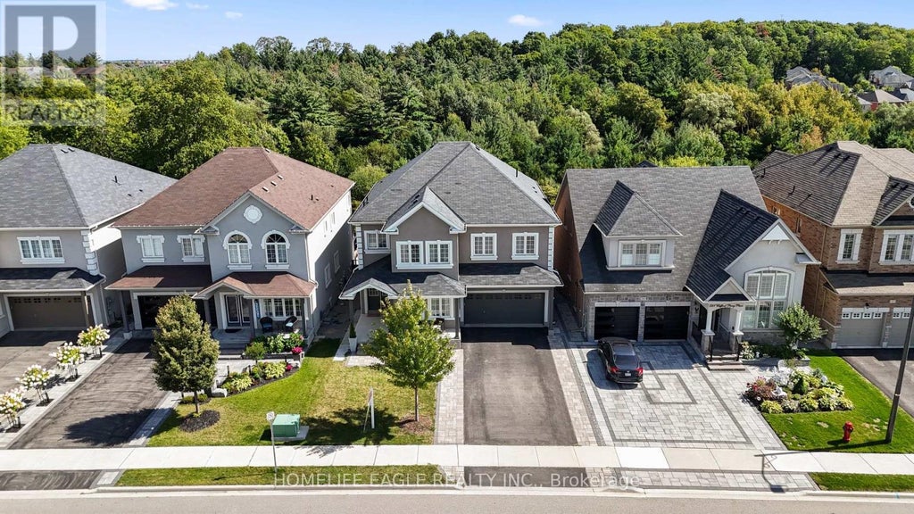 545 Clifford Perry Place, Newmarket (woodland Hill)