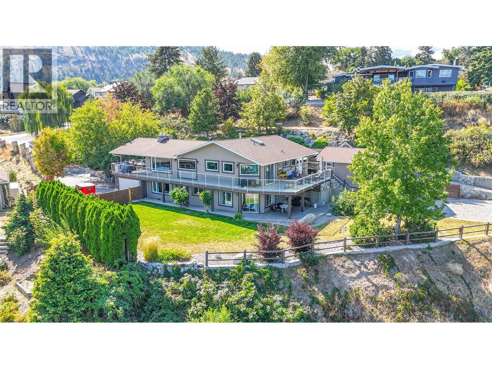 6318 Faircrest Street. Summerland, British Columbia