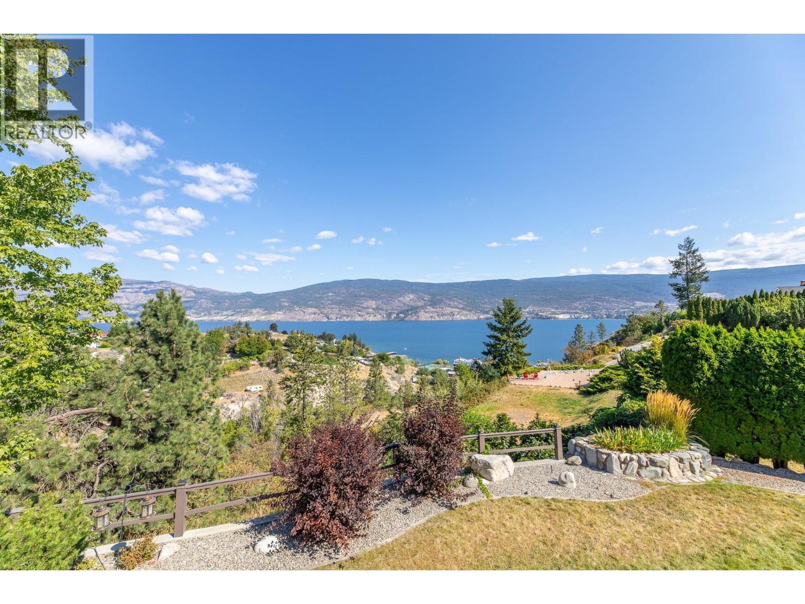 6318 Faircrest Street. Summerland, British Columbia