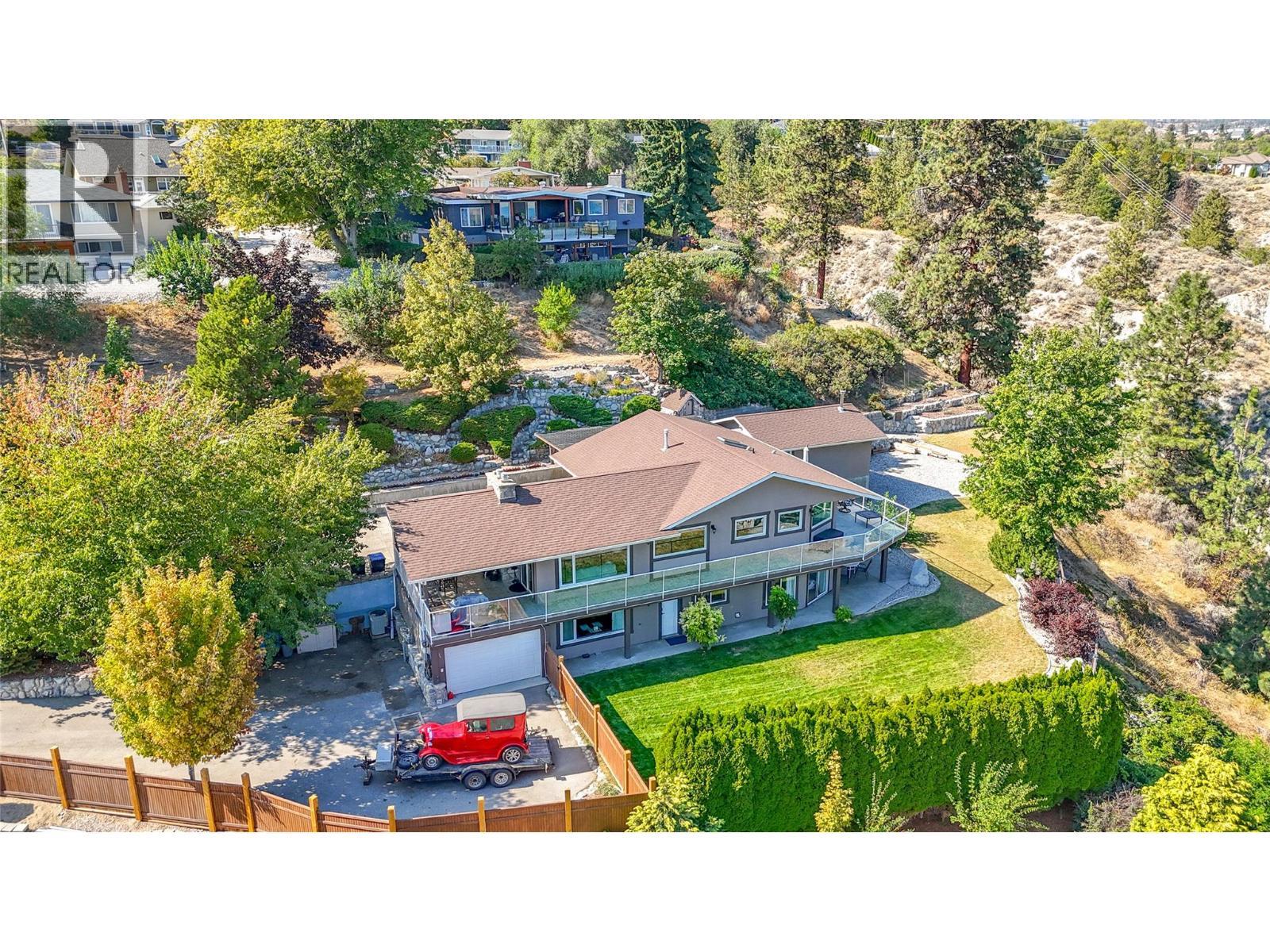 6318 Faircrest Street. Summerland, British Columbia