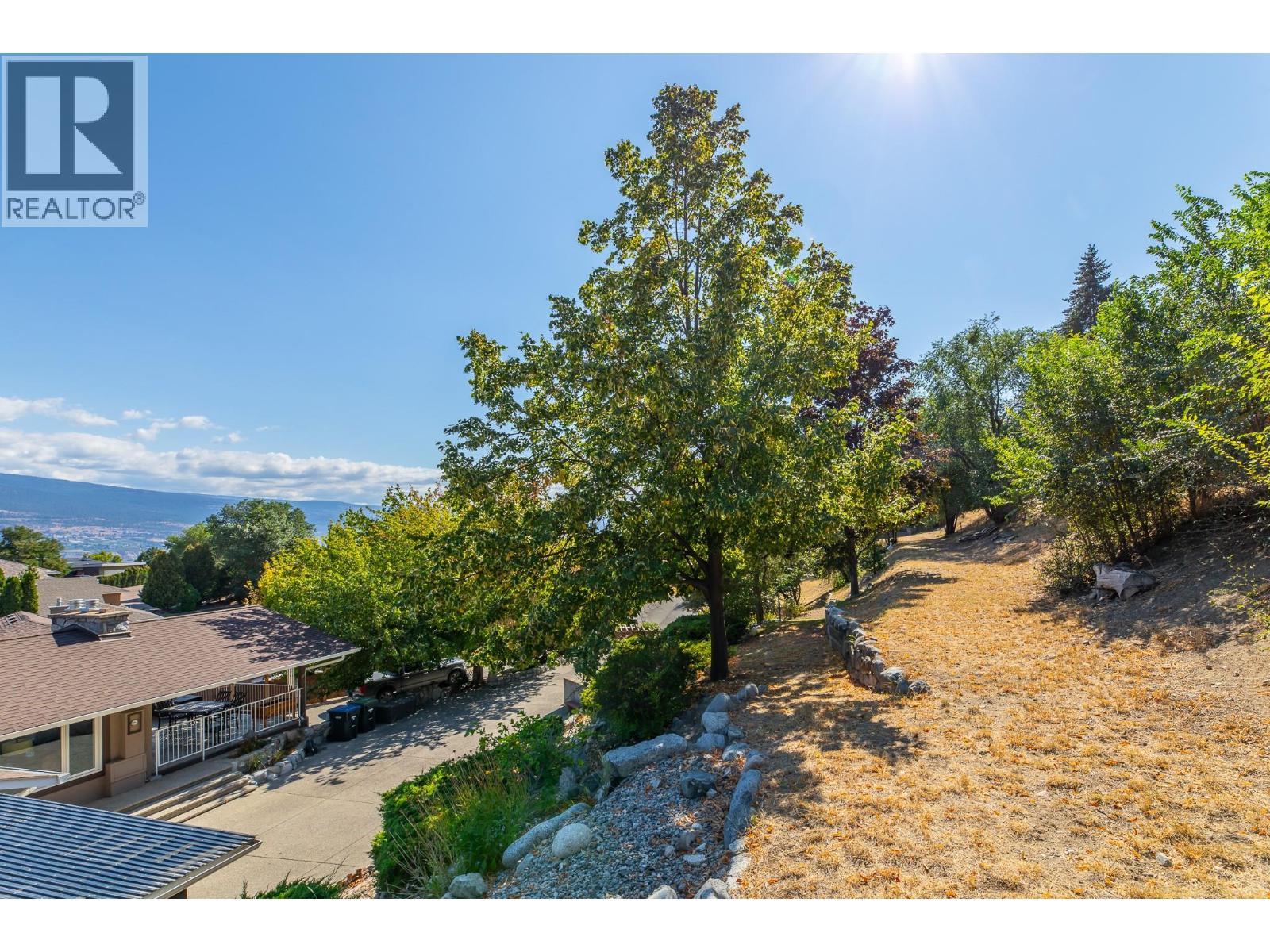 6318 Faircrest Street. Summerland, British Columbia