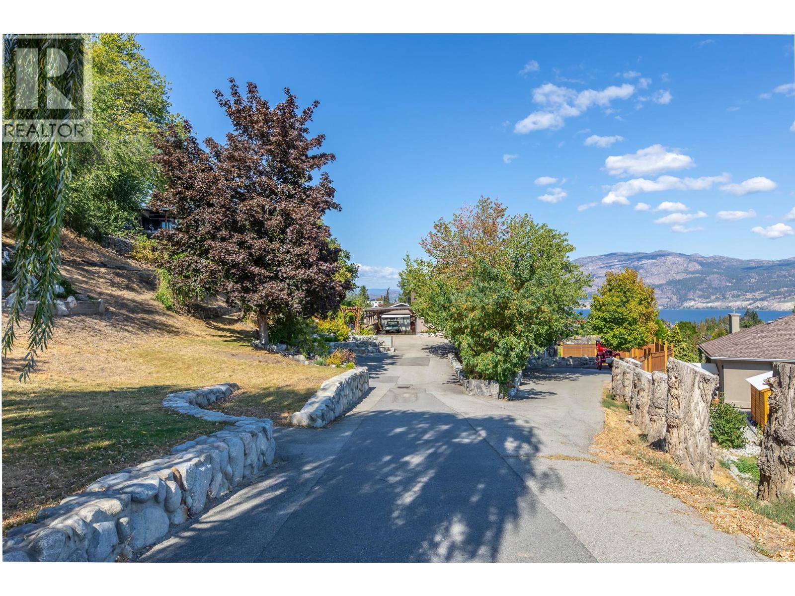 6318 Faircrest Street. Summerland, British Columbia