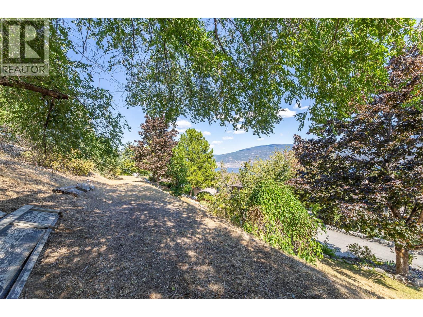 6318 Faircrest Street. Summerland, British Columbia