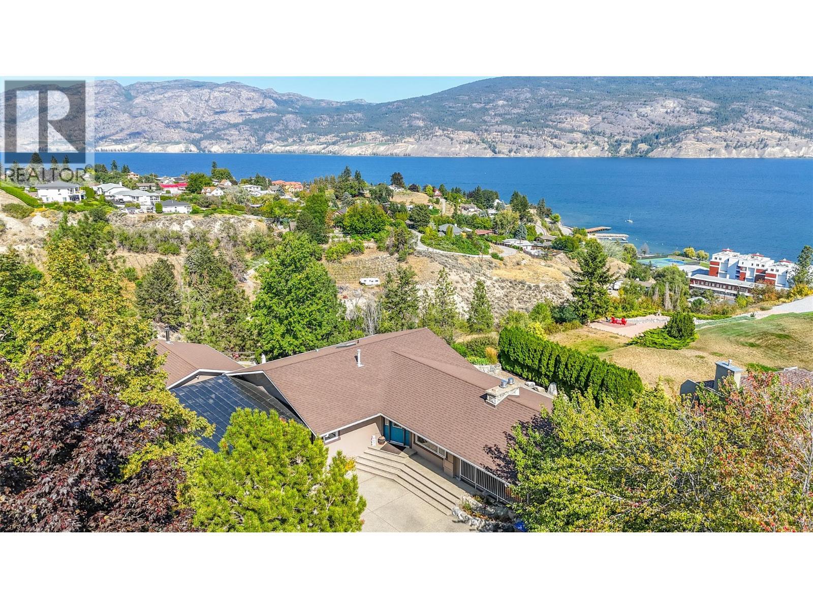 6318 Faircrest Street. Summerland, British Columbia