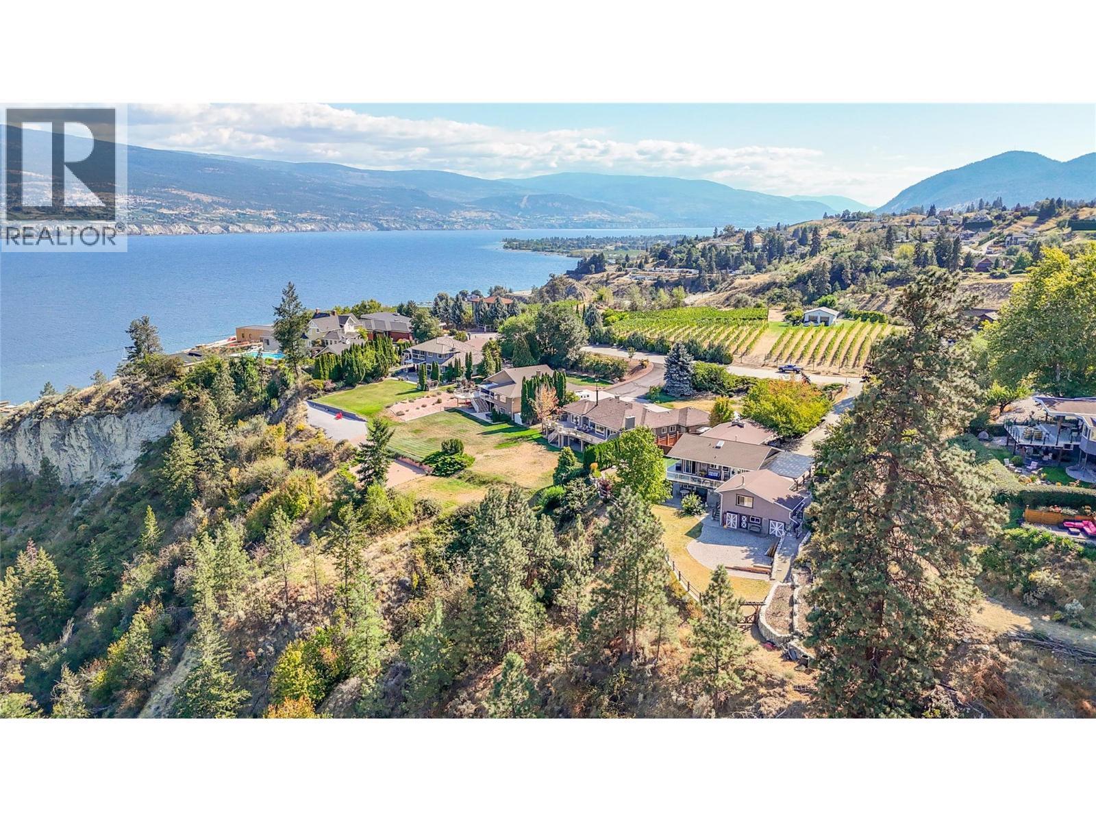 6318 Faircrest Street. Summerland, British Columbia