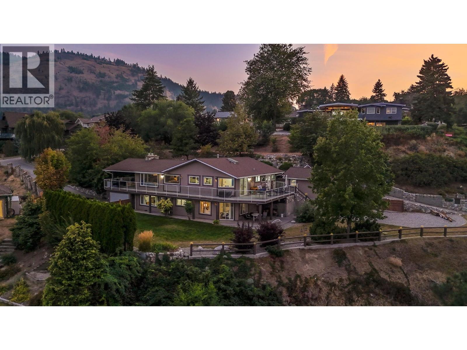 6318 Faircrest Street. Summerland, British Columbia