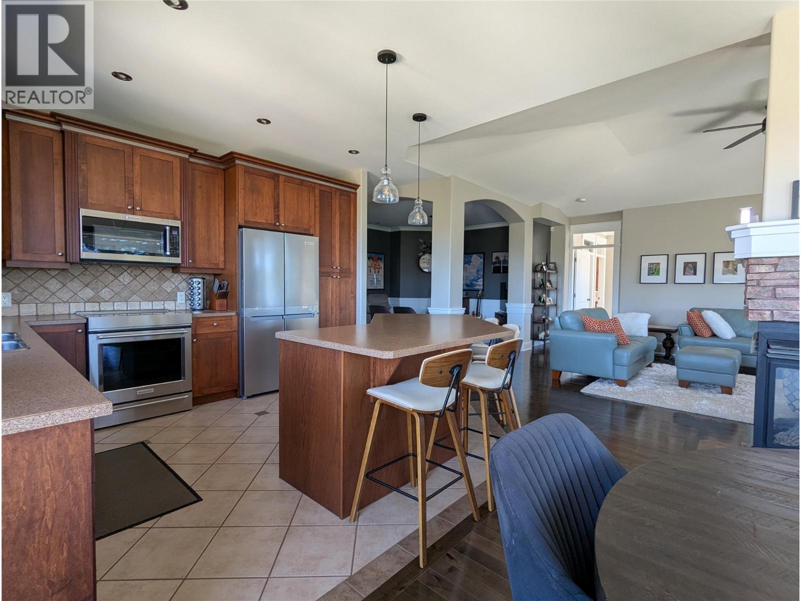 2306 Quail Run Drive. Kelowna, British Columbia