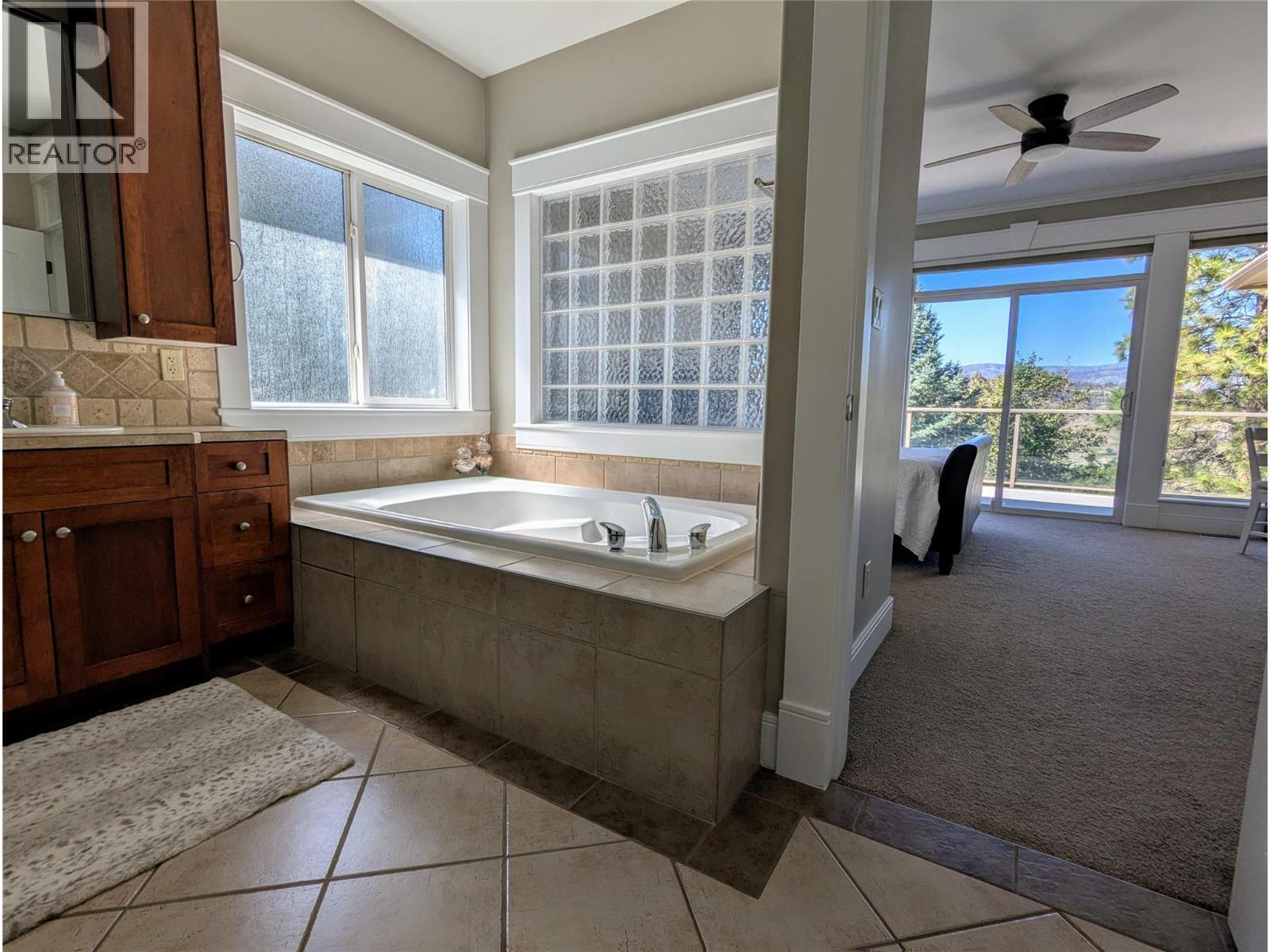 2306 Quail Run Drive. Kelowna, British Columbia