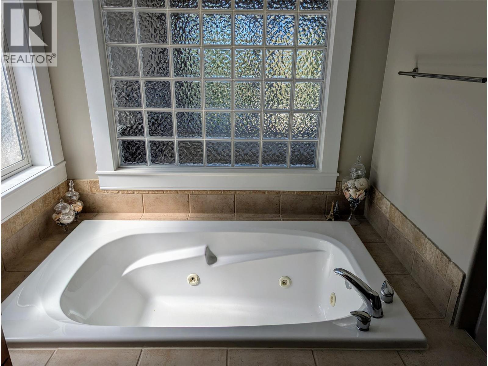 2306 Quail Run Drive. Kelowna, British Columbia