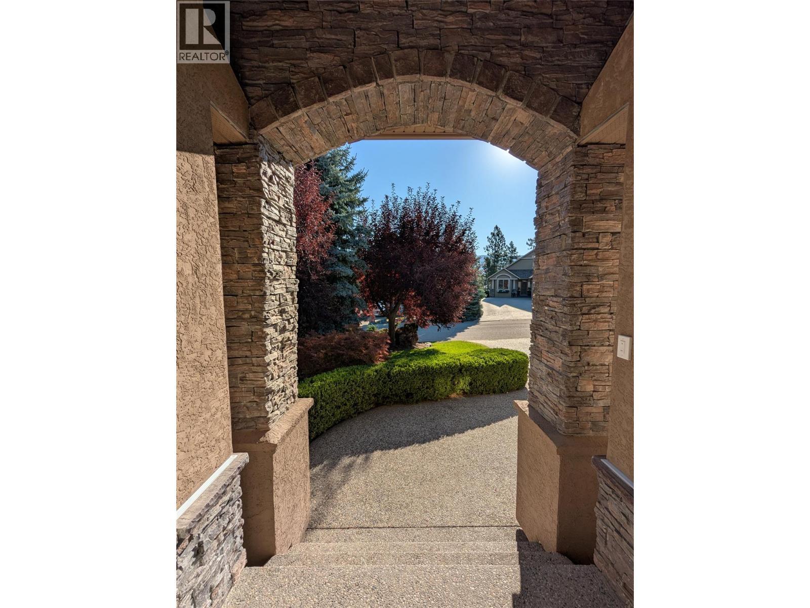 2306 Quail Run Drive. Kelowna, British Columbia