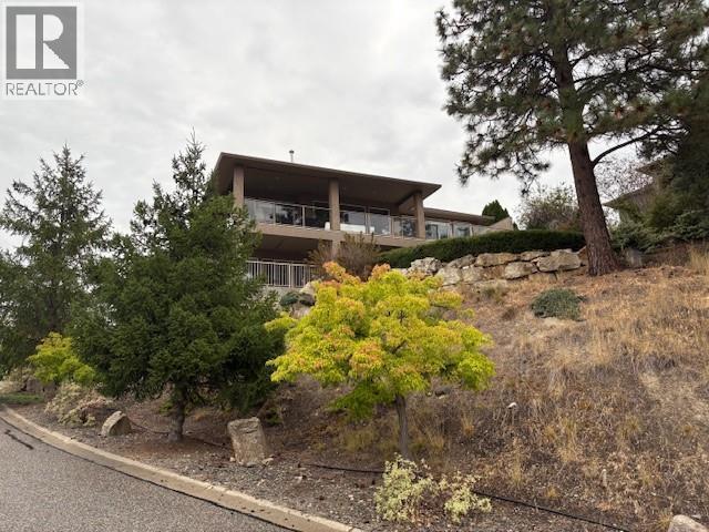 2306 Quail Run Drive. Kelowna, British Columbia