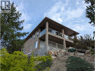 2306 Quail Run Drive. Kelowna, British Columbia