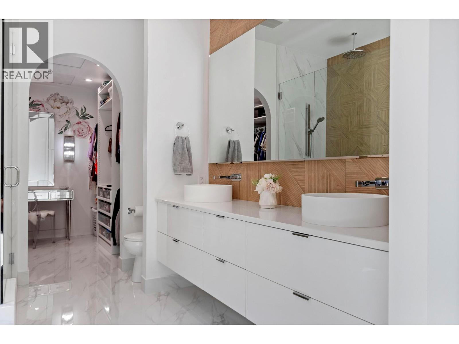 120 Sunset Boulevard. Vernon, British Columbia