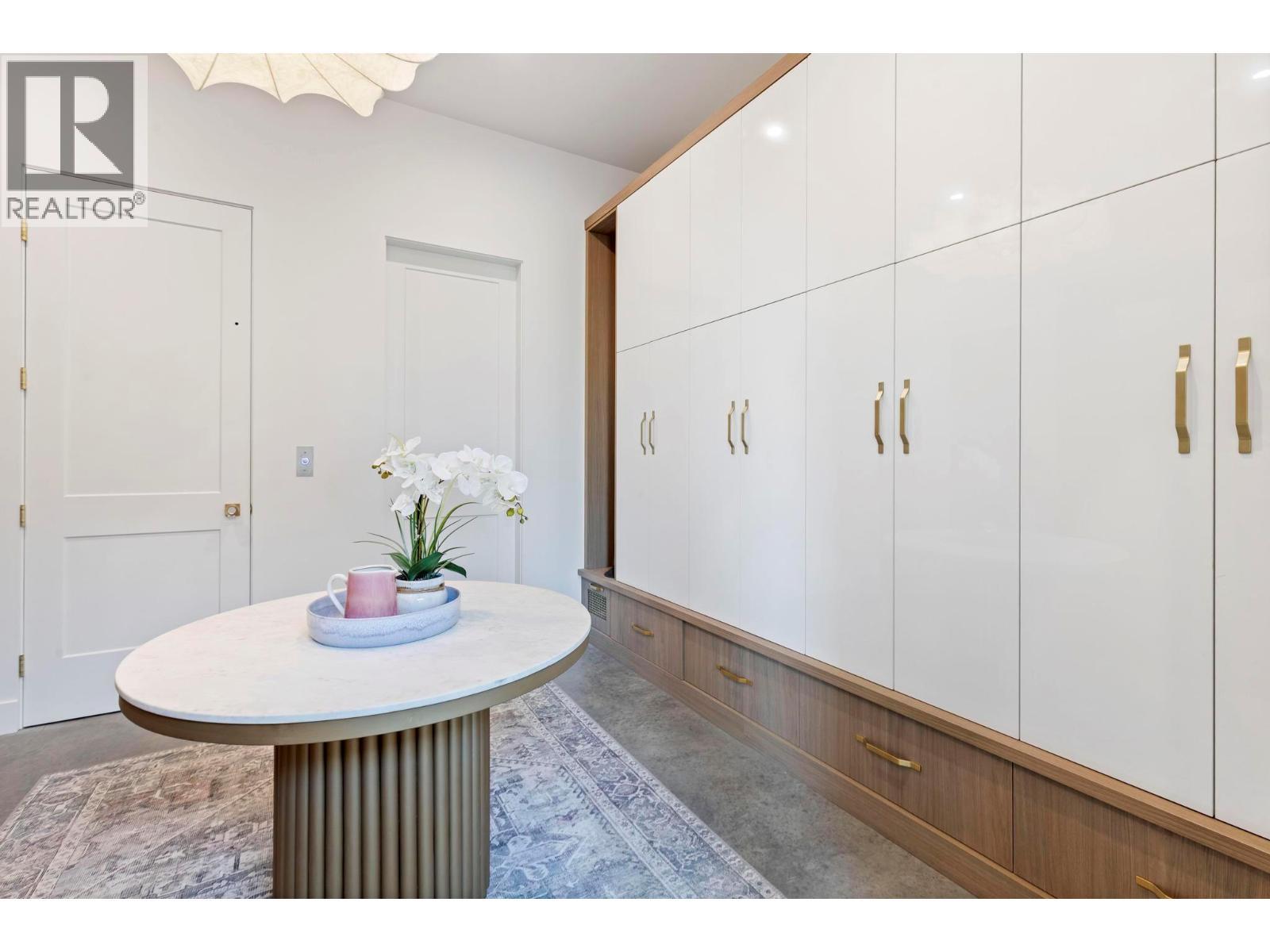 120 Sunset Boulevard. Vernon, British Columbia