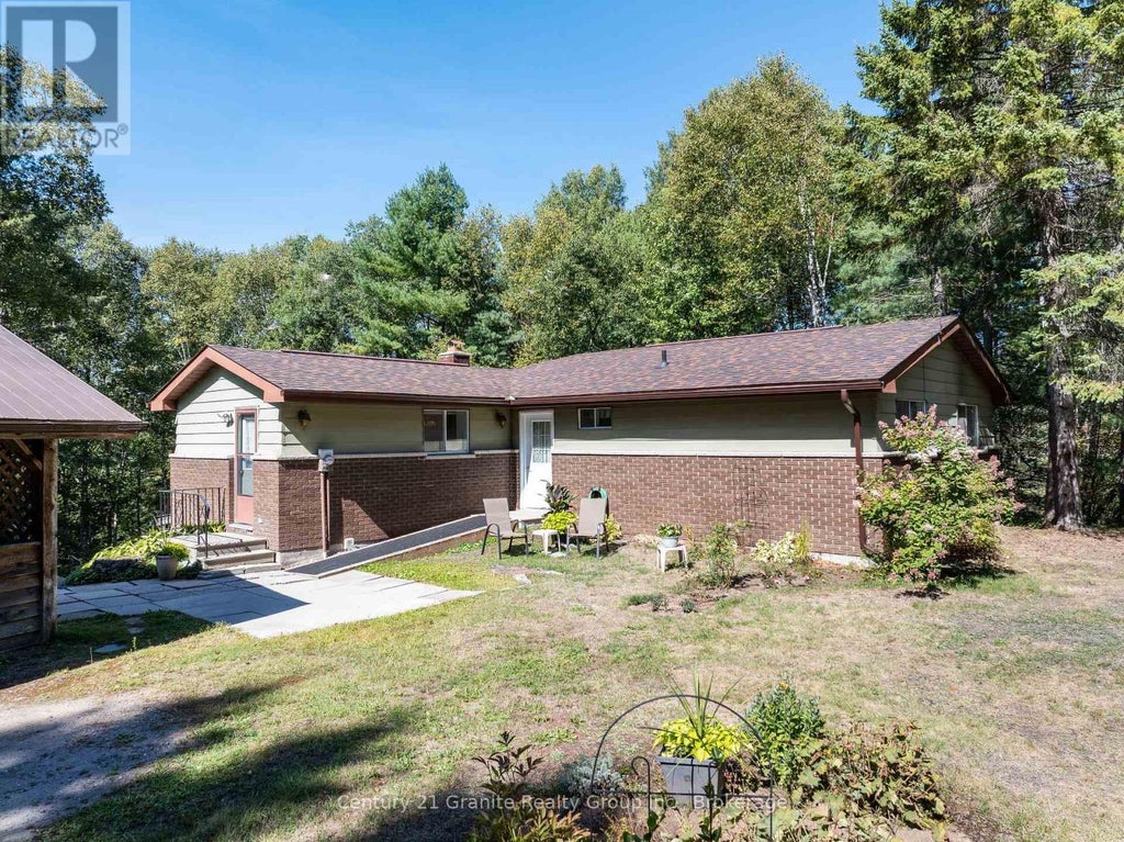 733 Bobcaygeon Road, Minden Hills (anson)