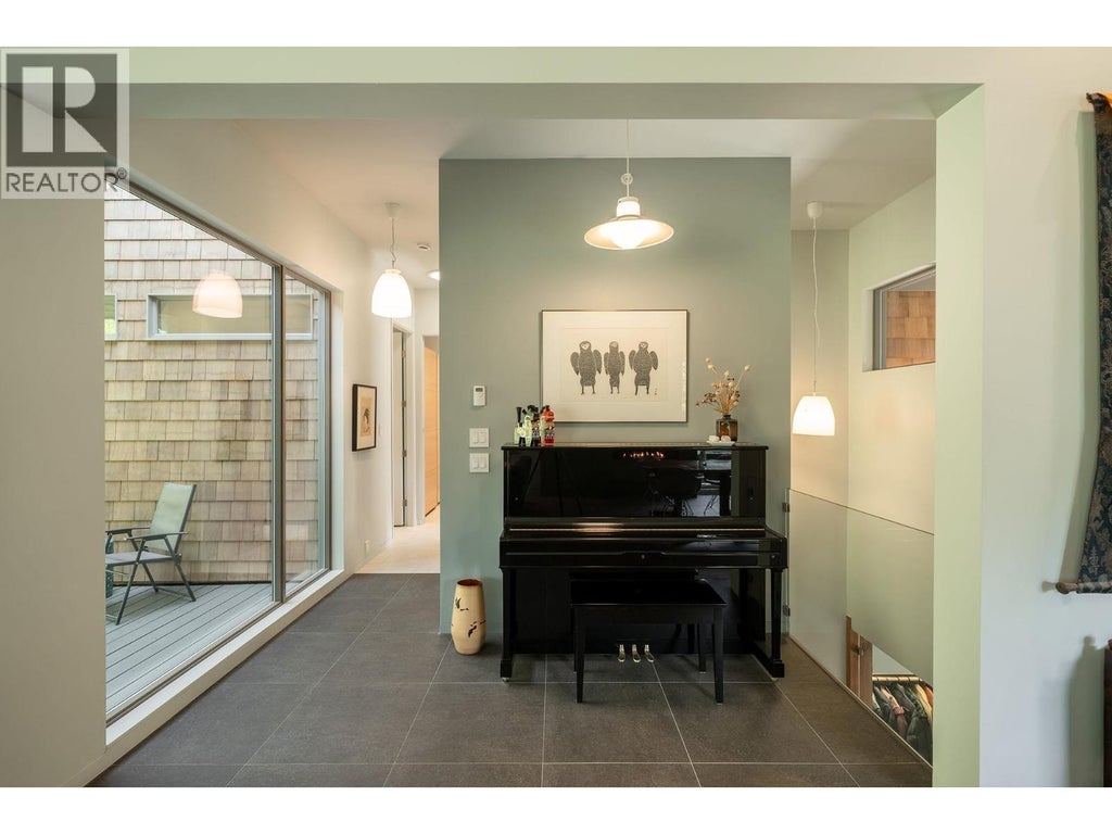 1754 Frances Walk, Bowen Island