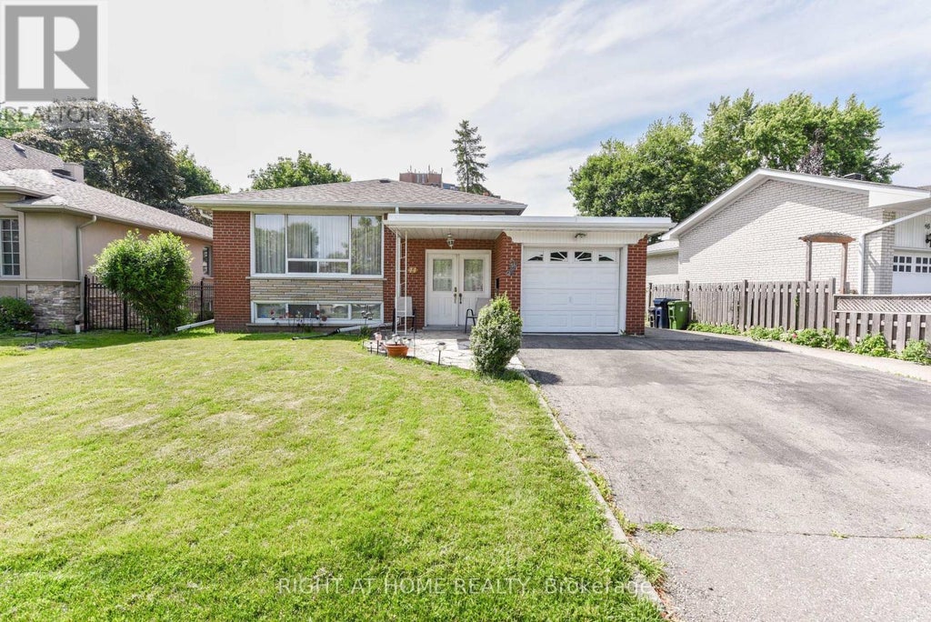 44 Birgitta Crescent, Toronto (eringate-Centennial-West Deane)