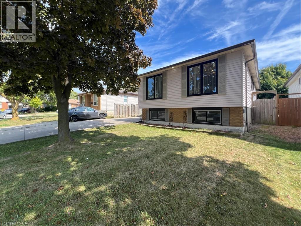 228 Lawnhurst Court, Hamilton