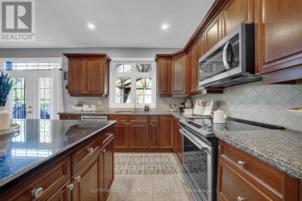 102 Kennett Drive, Whitby (lynde Creek)